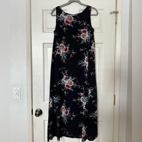 Source Unknown Dresses & Skirts - Long sleeveless dress
